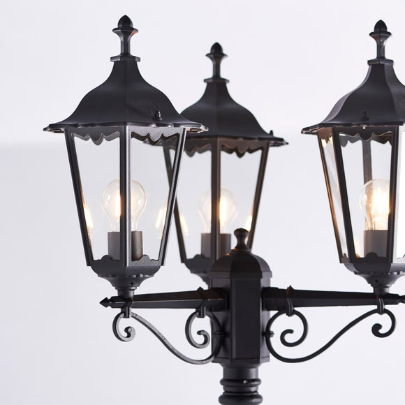 Vogue Trenton Outdoor 3 Light Lamppost