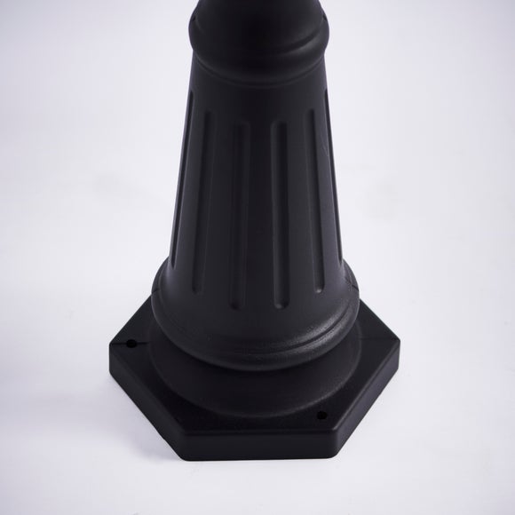 Vogue Trenton Outdoor 3 Light Lamppost